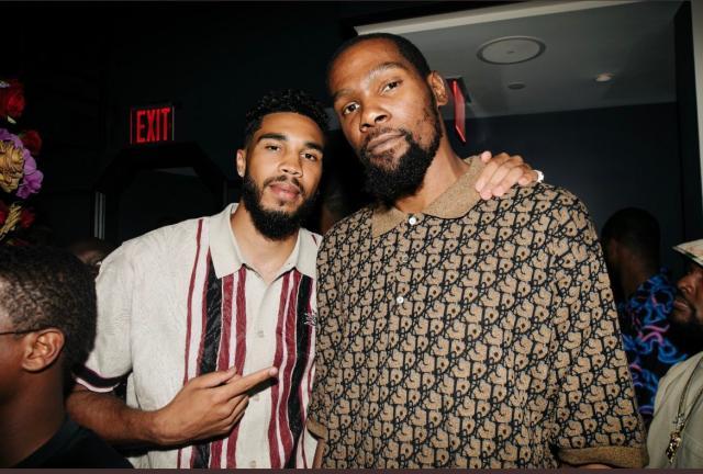 开云官方直播-是球痴也是投资达人!揭秘杜兰特的商业帝国